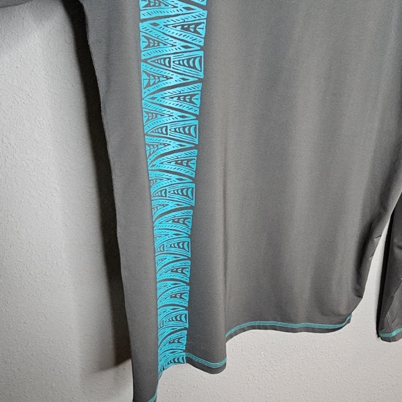 Crazy Shirts Surf Performance Tee Shirt Mens XXL Hawaiian Tribal Gray Stretchy - Picture 5 of 10
